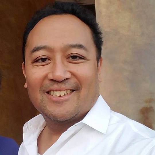 Regie Cabico Headshot