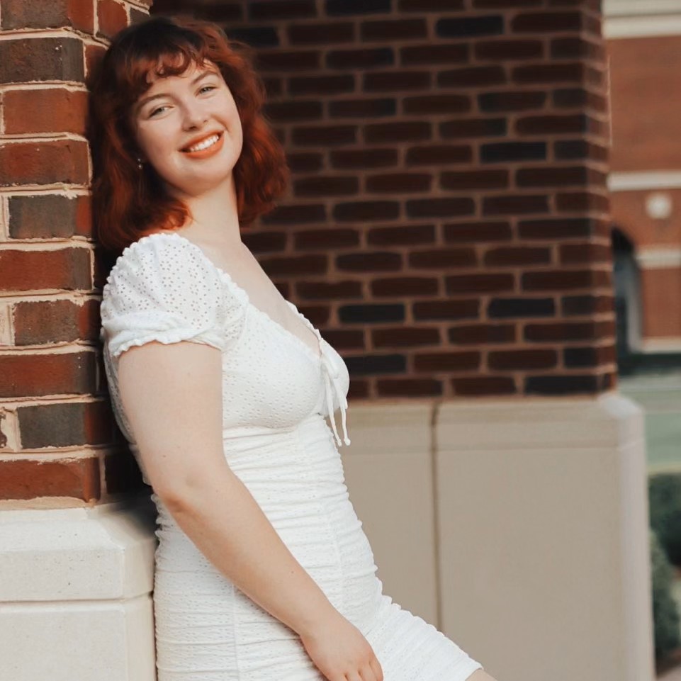 Sarah Poole Headshot