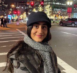 Anniyah Rizvi Headshot